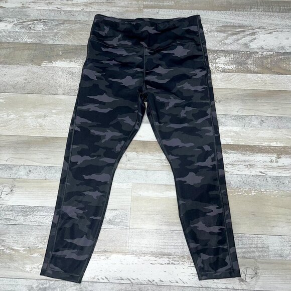 Athleta Women's Ultimate Camo 7/8 Tight Size L - Picture 4 of 9